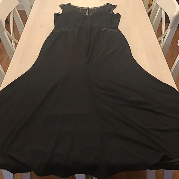 90s EUC Fiesta Fashionista Black Maxi Gown with Sheer/Beaded Details - Picture 8 of 13